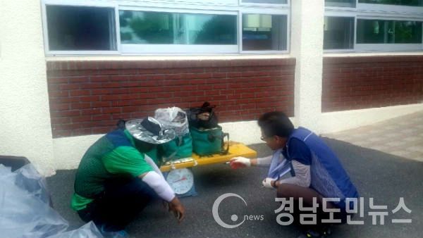 창녕군은 생태계를 교란시키는 배스와 블루길을 오는 10월 30일까지 읍면사무소에서 수매하기로 했다