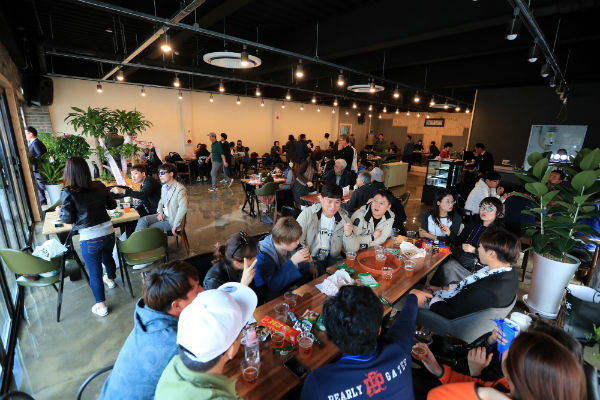 산청군 단성면에서 열린 산청맥주 축제 모습