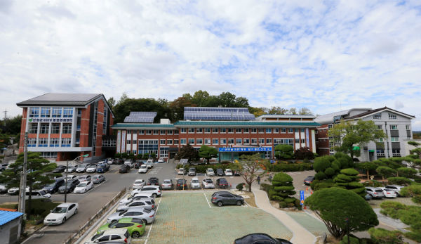 산청군은 겨울철 안전관리 종합대책 긴급회의를 갖고 재난 취약시설 등에 대한 특별 안전점검을 실시하기로 했다