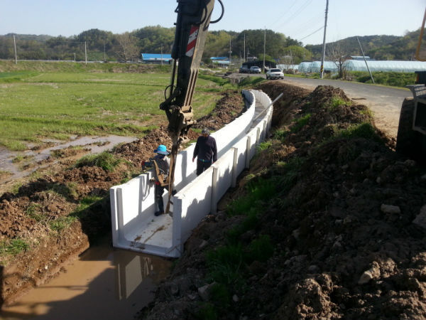 진주시는 주민불편 해소와 건설경기 활성화를 위해 소규모 주민숙원사업 235건에 대해 65억원의 예산으로 조기 발주하기로 했다