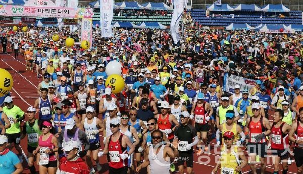 명품마라톤 축제! 합천 100리 벚꽃길 달려보자!(작년대회)(사진/합천군)