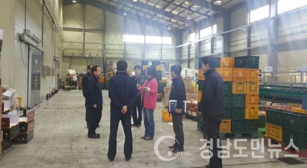 일반농산어촌개발사업 사업 현장 방문해 현안사업 추진상황을 점검하고 주민 의견을 청취했다.(고제면 ‘삼봉산 권역’ 현장)(사진/거창군)