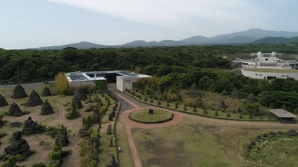 제주도 돌문화공원, 소원방사탑 쌓기 체험 프로그램 운영