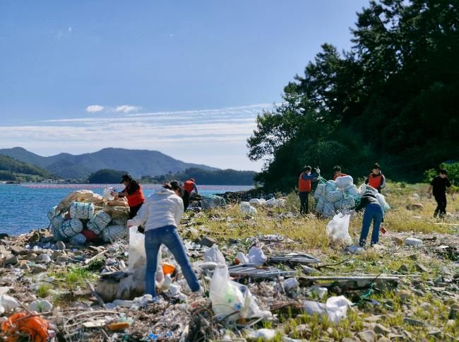 고성군 자연경관이 수려한 특정도서 ‘문래섬’ 환경정화 활동