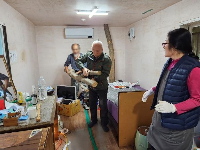 하동군 청암면자원봉사캠프 “정리수납의 신” 활동 벌여