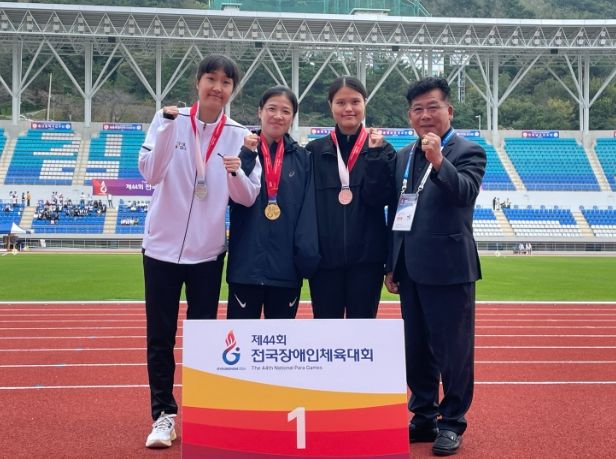 최용범 카누 선수와 윤여근 사이클 선수 각각 금메달 획득