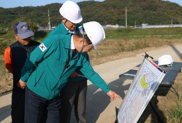 이상근 고성군수, 오서지구 소규모 배수개선사업 현장 방문