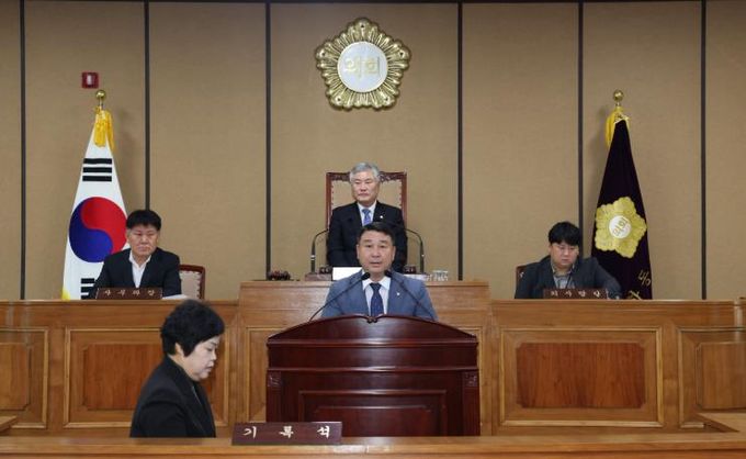 하동군의회 박희성 의원, 군민 불편 줄이는 도로 관리 방안 제안