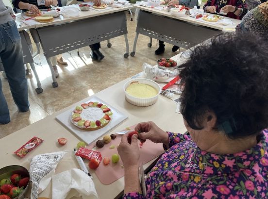 경남 고성군 치매안심센터, 치매가족 힐링프로그램 ‘나만의 케이크 만들기’ 운영