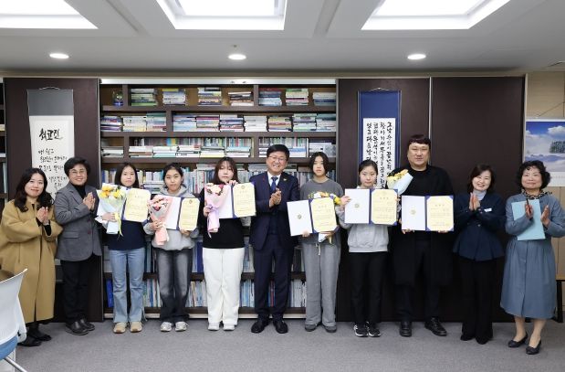 세종특별자치시학교밖청소년지원센터 “학교 밖 청소년, 학업중단 청소년 유공 표창 수여식 통해 최교진 교육감님과의 만남”
