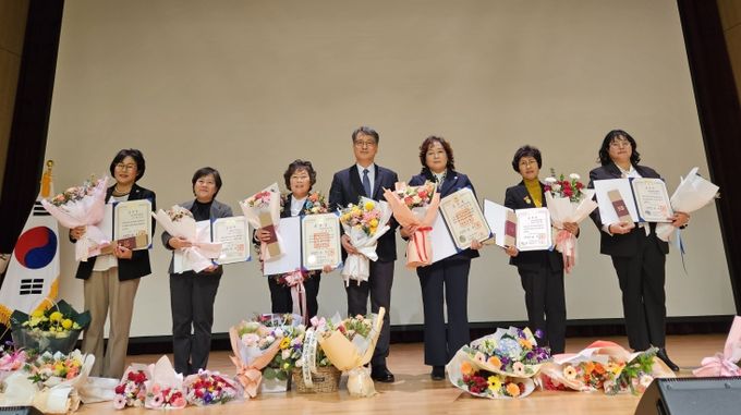 김숙자 한국생활개선경상북도연합회장, 석탑산업훈장 수상