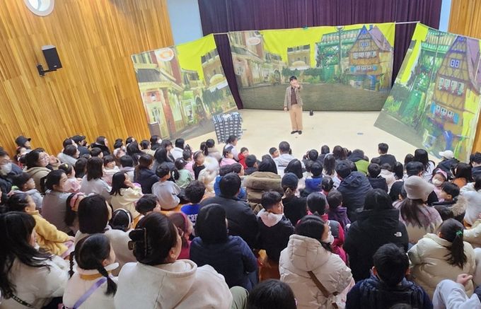 진주시립도서관 ‘2024년 크리스마스 행사’ 큰인기