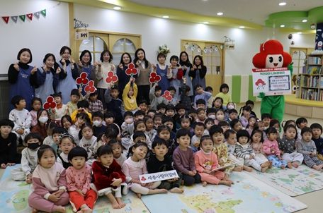 세종고운어린이집 ‘사랑의 바자회 성금 전달식’진행