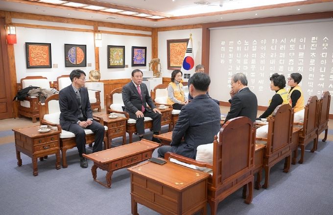 세종시, 적십자 희망나눔 캠페인 성금 전달
