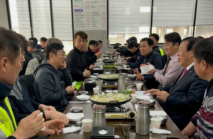 세종시 최민호 시장, 새해 맞아 환경관리원 노고