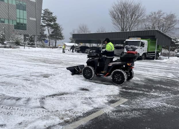 가평군 우주산업개발㈜, 자발적 제설작업 지역사회 '온정'