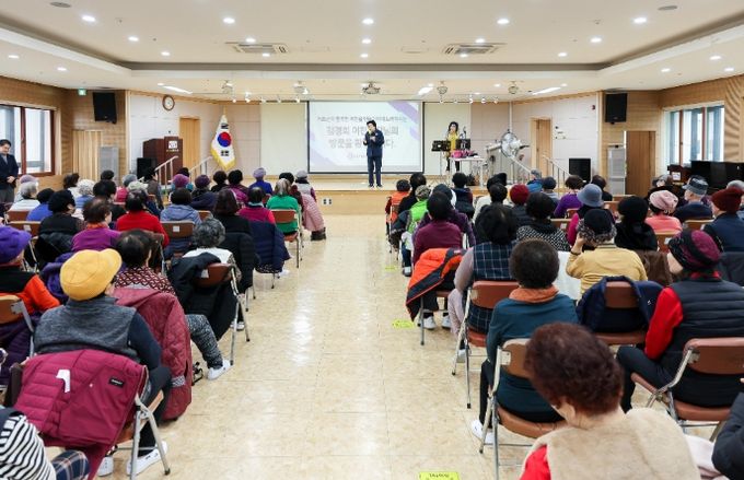 김경희 이천시장, 설 명절맞이 이천시노인종합복지관 방문 인사