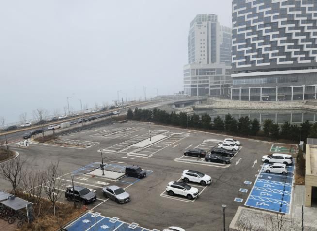 시흥시 거북섬동, 웨이브파크와 민관 협력으로 동 행정복지센터 이용객 주차난 해소