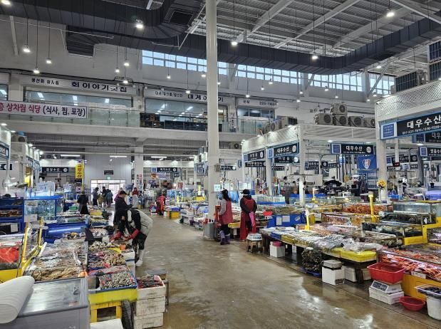 수원시 농수산물도매시장 수산동 전경