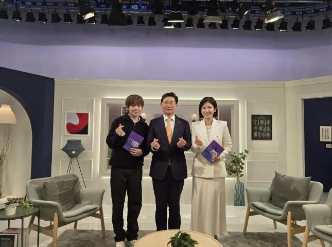 이상일 용인특례시장이 지난 19일 OBS '인사이드 스토리'에 출연해 시장으로서 용인의 미래와 발전에 기여하고 싶다는 의지를 표했다.