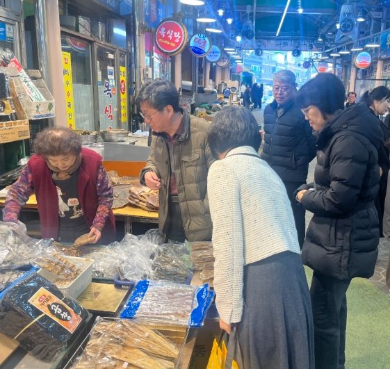 전통시장 정 넘치는 명절 장보기, 정보기획과도 동참