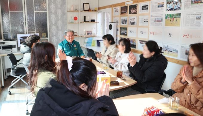 오태완 의령군수, 설맞이 사회복지시설 위문