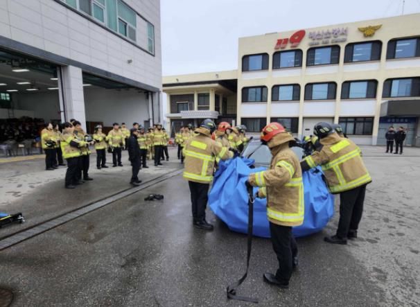 예산소방서, '실전처럼' 전기차 화재 진압 훈련