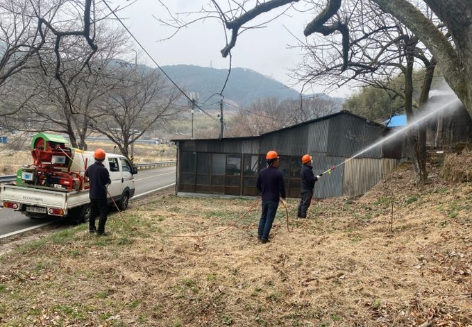 하동 옥종면 산불에 지역사회가 하나 되어 총력 대응