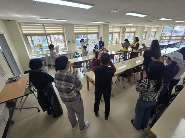 산엔청복지관, 생일·외식 지원사업 실시