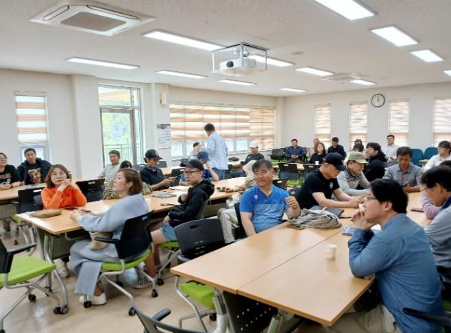 함양군, 제8기 체류형농업창업지원센터 입교생 품목별 현장 교육