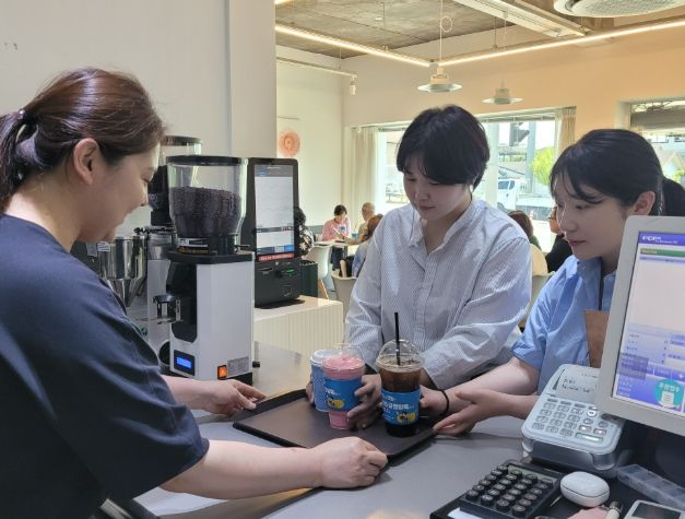 아동보호 문구 담은 컵홀더 9,000개 배부