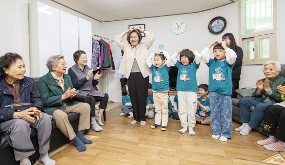 박희영 용산구청장, 어버이날 맞이 경로당 행사 참석