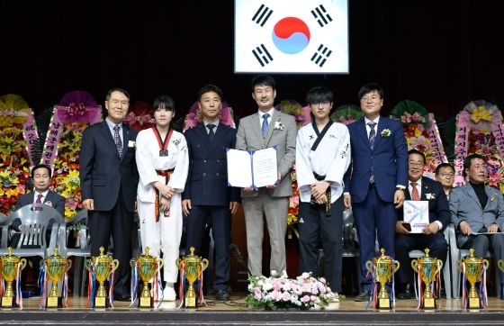 제2회 거제시체육회장배 태권도 품새대회 성료