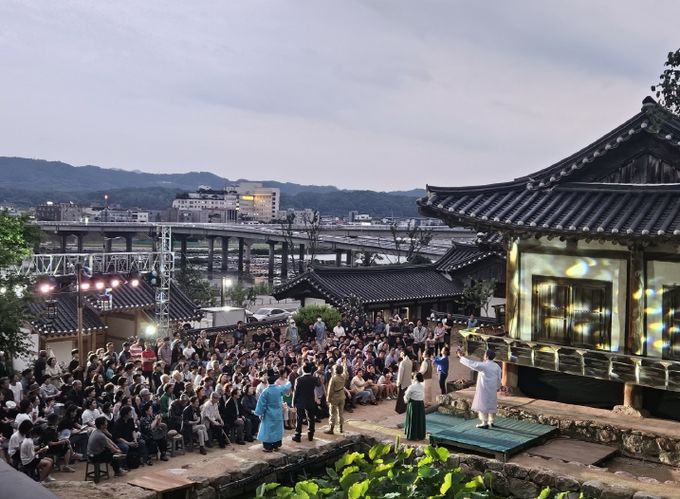 산불피해 소상공인 재기 지원 10억원 특별출연