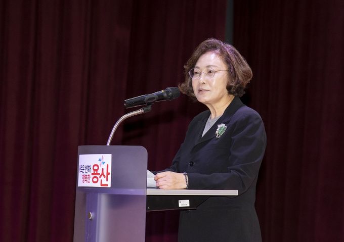 용산 꿈나무 Festival 행사에 참여한 박희영 용산구청장