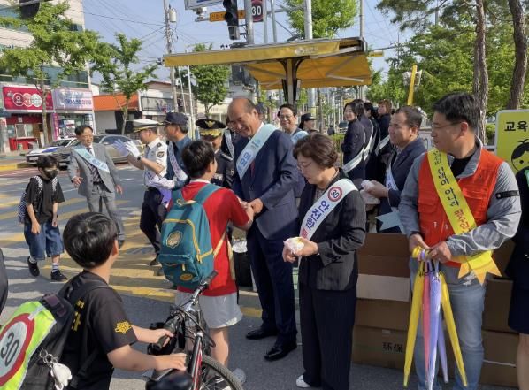 상주시, 등굣길 어린이 교통안전 캠페인 실시