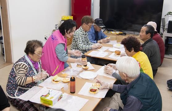 울릉군, ‘경로당 행복선생님 지원사업’