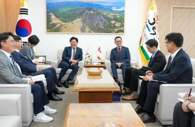 싱가포르 대사 면담