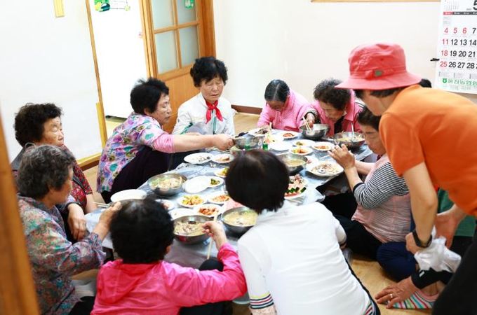 울진군, 어르신 위한‘영양식 지원사업’활발