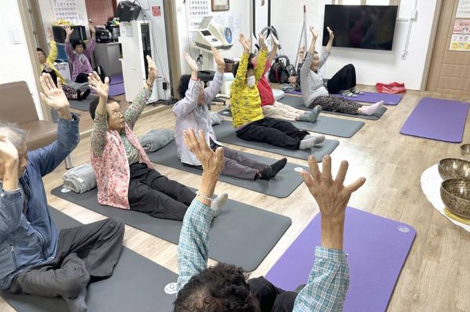 청송군치매안심센터, 진보면 광덕1리 치매보듬마을 치유명상 프로그램 운영