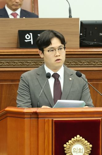 진형익 의원“창원시, 윤 전 대통령 휘호석 철거해야”