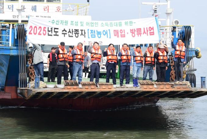 강화군, 주문도 해역에 점농어 42만 마리 방류