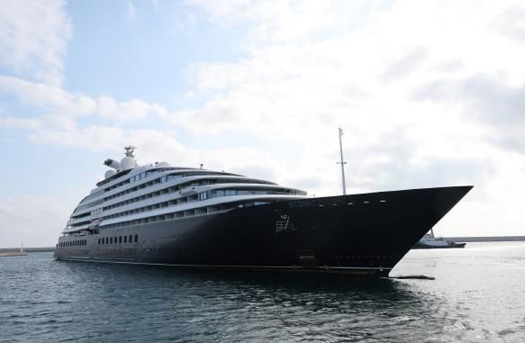 30일 포항 영일만항으로 입항하고 있는 씨닉 이클립스Ⅱ.