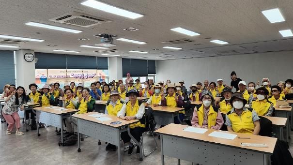 파주시 금촌2동, 노인일자리 참여자 50명 대상 소양교육으로 활력 충전