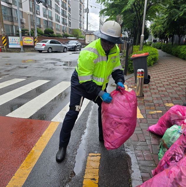 광산구시설관리공단, 환경직 대상 전국 최초 대상포진 예방접종 및 보행보조기(웨어러블) 지원