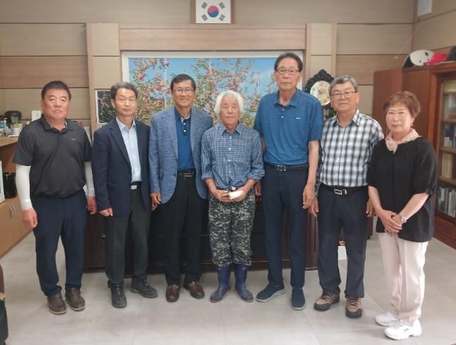 옥산면 구성2리 성금 전달