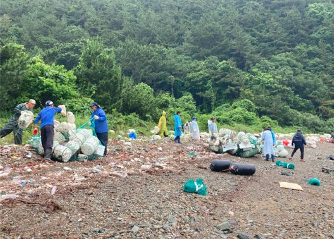 고성군, “해양쓰레기 사각지대 어촌계 정화활동” 펼쳐