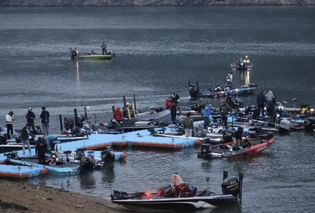 스포츠 피싱 사진