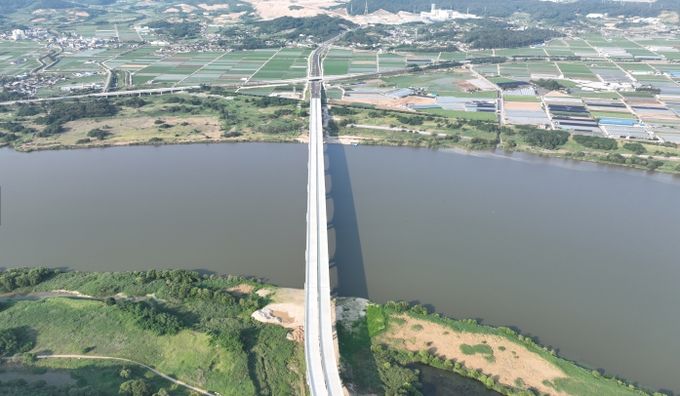 교차로 5개소·교량 2개소 설치,