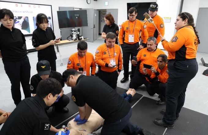 지난해 파라과이 소방대 광주 방문 구급 교육.